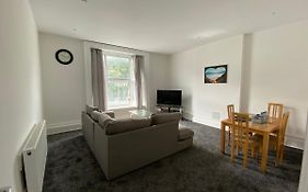 Spacious First Floor 3 Bed Mostyn Street Apartment